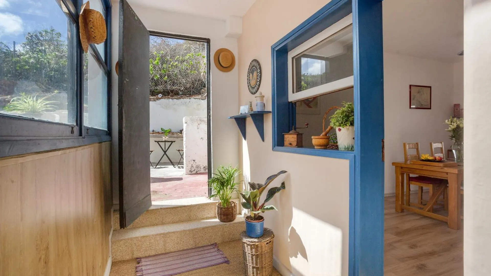 Un Jardin Al Mar Hotel Genoves Guest house